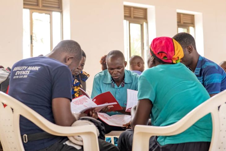 People meet in an Advance group in Bombo